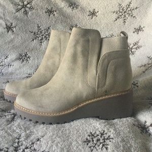 Dolce Vita Chelsea lug sole boots  for women